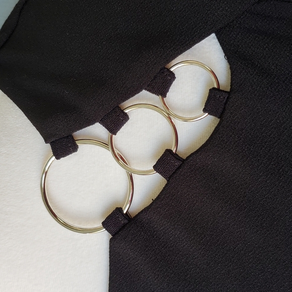 NWOT Black Tee. Silver Ring. Elegant Sexy - Picture 5 of 10